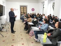 Ricardo Villanueva Lomelí explicó que todo el semestre va a estar al frente del grupo impartiendo la materia de sociología jurídica. EL INFORMADOR/A. Camacho