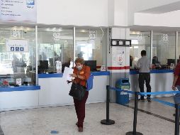 Tardan hasta 30 minutos en atender a personas en el SIAPA. ARCHIVO