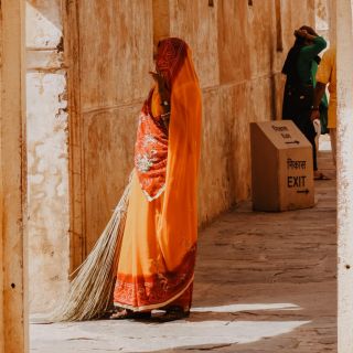 ¿Qué harías tú? Niña renuncia a millonaria herencia e ingresa a un monasterio
