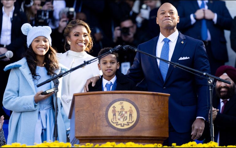 Moore ganó por más de 30 puntos porcentuales al republicano Dan Cox, quien fue respaldado por el expresidente Donald Trump. J. Nikhinson/AP