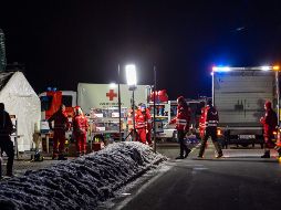 Rescatistas seguían buscando desaparecidos. AP