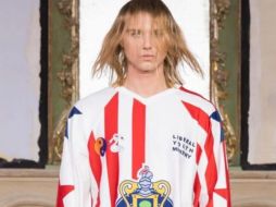 Bastante elegantes lucen las prendas con los colores de Chivas. ESPECIAL