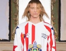 Bastante elegantes lucen las prendas con los colores de Chivas. ESPECIAL