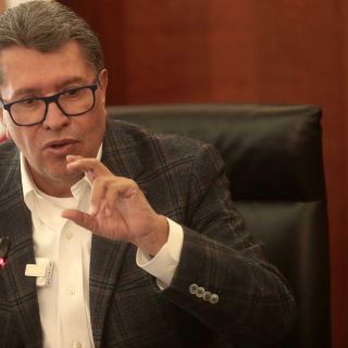 Ricardo Monreal prepara iniciativa de reforma laboral