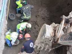 El derrumbe movilizó a los servicios de emergencia en la colonia Popo. TWITTER/@vialhermes