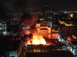 Aún no se sabe si hay víctimas en el incendio. R. Pajuelo/EFE