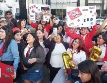Francisco Peña, uno de los fans de RBD compartió a EL INFORMADOR que hasta antes de las 18:00 horas había cerca de 100 personas, incluso varios fanáticos lucían caracterizados como los integrantes de la emblemática banda mexicana.  CORTESÍA / Francisco Peña