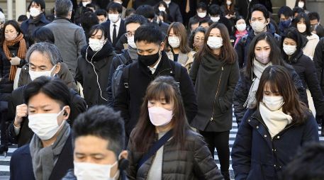 La medida se anuncia cuando Japón enfrenta contagios generalizados y niveles récord de muertes por COVID. AP/Kyodo News
