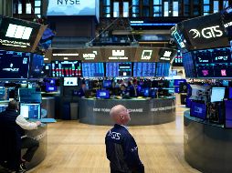 Al término de las operaciones en la Bolsa de Nueva York, el Dow Jones recortó 260.99 puntos, hasta 33 mil 717.09 y el selectivo S&P 500 cedió un 1.30% o 52.79 unidades, hasta cuatro mil 017.77. AP / ARCHIVO