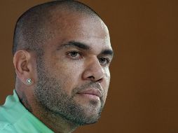 DANI ALVES. El futbolista más laureado de la historia, con 43 títulos, se encontraba de vacaciones en Barcelona antes de reincorporarse a los Pumas tras haber disputado el Mundial de Qatar 2022. AP / ARCHIVO