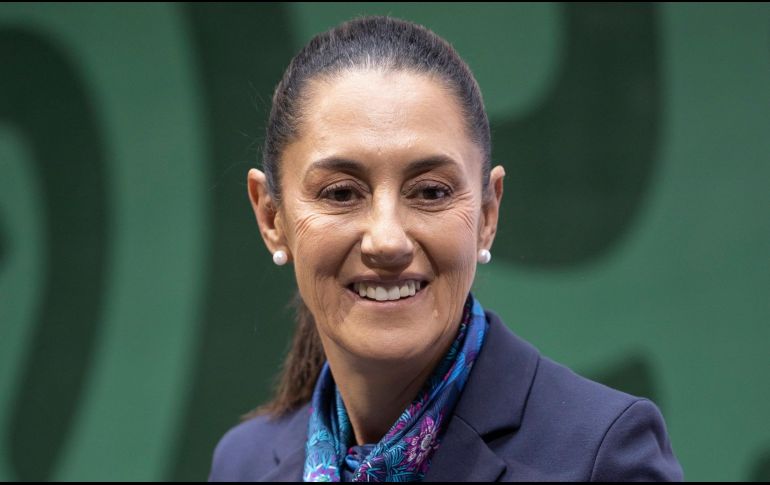 Durante la conferencia matutina celebrada en el Antiguo Palacio del Ayuntamiento, el Primer Mandatario calificó a la Jefa de Gobierno como una mujer inteligente, trabajadora, honesta que ha dado buenos resultados a los habitantes. CORTESÍA