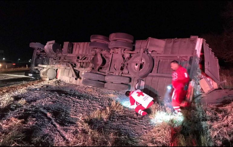Al sitio acudieron rescatistas de la Unidad Estatal de Protección Civil y Bomberos de Jalisco y de la Cruz Roja. ESPECIAL / PC Jalisco