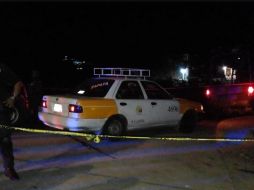 Un cuerpo estaba en la cajuela y el otro en el asiento trasero, con una cartulina. SUN