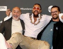 Jason Momoa (al centro) se pronuncia en contra de la contaminación de los océanos, en el documental “Deep Rising”. AFP/F. Harrison