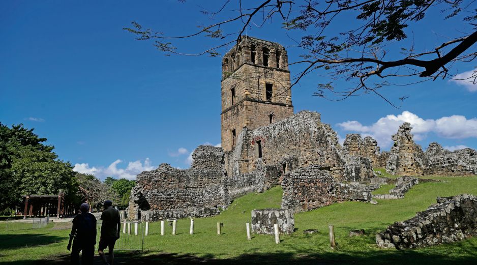 Torre de la catedral de Nuestra Señora de la Asunción. Silente guardiana de los restos de Panamá Viejo. EFE/B. Velasco