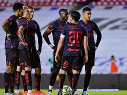 Los rojinegros del Atlas se dejaron alcanzar de manera agónica al empatar 3-3 con los Gallos Blancos de Querétaro en el estadio La Corregidora. IMAGO7