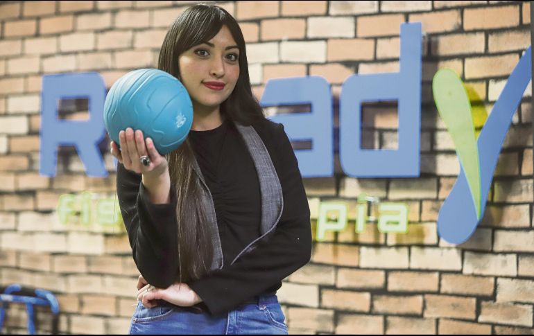 La directora de la clínica Rehady Fisioterapia trabaja para conseguir el potencial de sus pacientes. EL INFORMADOR/ C. Zepeda