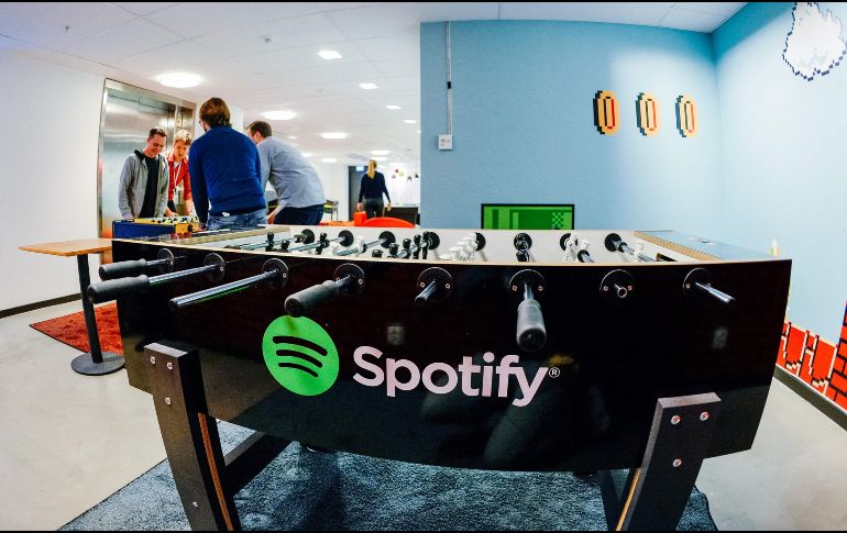 El anuncio de Spotify, que publicará sus resultados anuales el 31 de enero, sigue a una serie de planes de despidos anunciados por tecnológicas como Amazon y Google. AFP/ARCHIVO