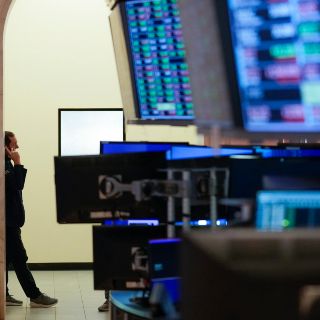 Wall Street abre en rojo, con inversores pendientes de resultados empresariales