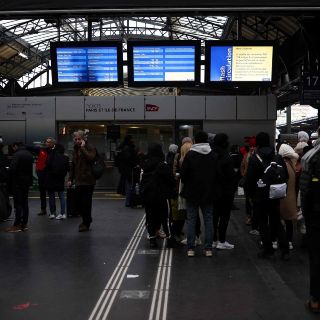 Incendio paraliza una de las grandes estaciones de trenes de París