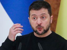 El presidente ucraniano Volodimir Zelenski celebró la entrega de modernos tanques de guerra a su país. EFE/S. Dolzhenko