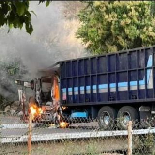 Confirman reporte de vehículos incendiados en Autlán de Navarro