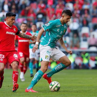 Toluca desaprovecha dos hombres más y empata con León