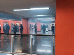 El Metro capitalino informó que la fricción de zapatas en un vagón de un tren provocó el humo. TWITTER/@l0rdAlexX