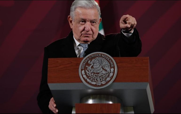 López Obrador señaló que en Estados Unidos hay por lo menos 40 millones y que ''les va a ir mal'' si quieren agarrar la bandera antimexicana. SUN / ARCHIVO
