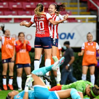 Para bravas, las Chivas: el Rebaño frena a Juárez en el Akron