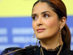 Salma Hayek recibe comentarios negativos tras postear una foto con el vestido que usó en la boda de Marc Anthony. EFE/ ARCHIVO
