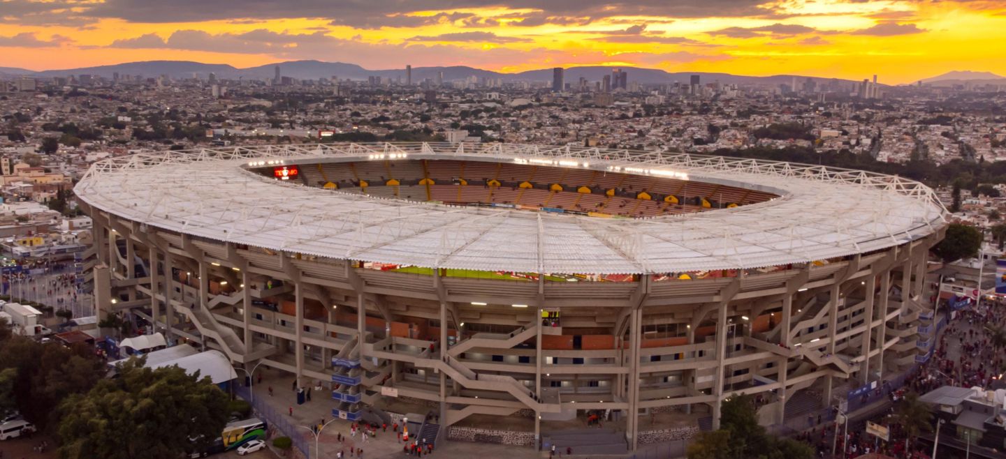 A sus 63 años, el Jalisco tiene capacidad para 55 mil aficionados, es sede de Atlas y Leones Negros, y se mantiene sólido, firme y monumental. IMAGO7