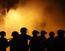 Critican que Macron intenta ajustar las pensiones con sus países vecinos para garantizar el equilibrio futuro en la caja de las pensiones. EFE / Y. Valat