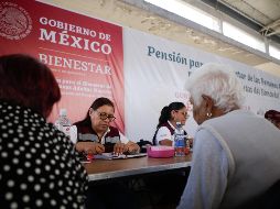 Aún existen alrededor de 40 mil beneficiarios en Jalisco que no han realizado el trámite de cambio de tarjeta el Banco del Bienestar. EL INFORMADOR / C. Zepeda