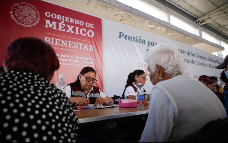 Aún existen alrededor de 40 mil beneficiarios en Jalisco que no han realizado el trámite de cambio de tarjeta el Banco del Bienestar. EL INFORMADOR / C. Zepeda