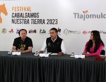 Presentación del Festival Cabalgamos Nuestra Tierra 2023, con la presencia de Salvador Zamora, alcalde de Tlajomulco; Enrique Michel, presidente de Dulces de La Rosa, y Susy Almeida. EL INFORMADOR/ ALONSO CAMACHO