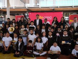 El secretario de Educación, Juan Carlos Flores Miramontes explicó que con la entrega de los 76 instrumentos musicales y 70 atriles en este plantel, se busca promover el estudio de la música en niñas y niños. CORTESÍA / SE y SC