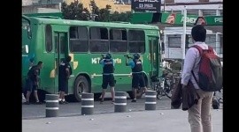 Hombre secuestra camión de transporte público con pasajeros en pleno centro de Zapopan