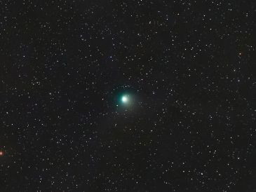 Existe una probabilidad de que el cometa C/2022 E3 (ZTF) o "cometa verde" luzca más brillante de lo que hasta ahora se ha pensado. EFE / P. Puente