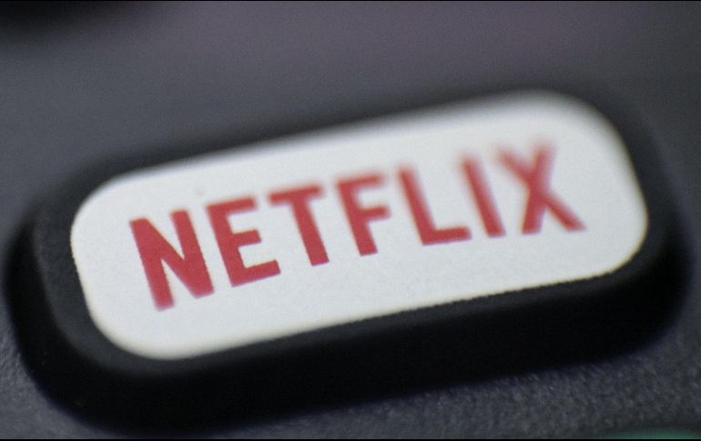 Si compartes tu cuenta de Netflix es probable que en los próximos días veas un mensaje de advertencia invitándote a contratar tu propio servicio. ESPECIAL/ Netflix