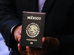 Celebran acuerdo para que el pasaporte y la matrícula consular sean aceptados por los Bancos. ESPECIAL