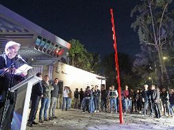 El artista JC Delatorre Bouvet comenzó con las actividades del festival artístico al presentar en Villa Fantasía su obra “Línea Roja”. EL INFORMADOR/ A. Camacho