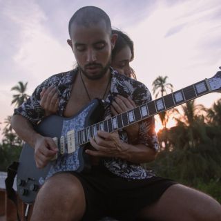 Pez Kokomo, un músico emergente que vive la dualidad del mar y la ciudad