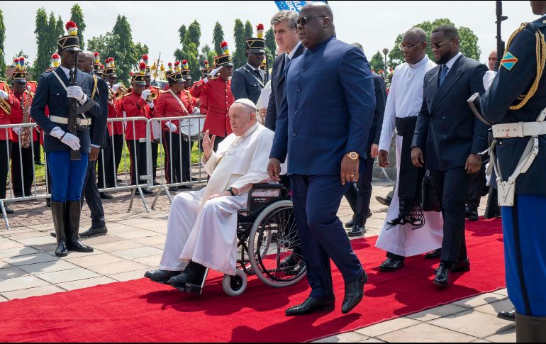 Welby y Greenshields subieron a saludar al Papa en el avión, mientras que el presidente sursudanés, Salva Kiir Mayardit, le recibió a los pies de la escalerilla. AP/J. Delay