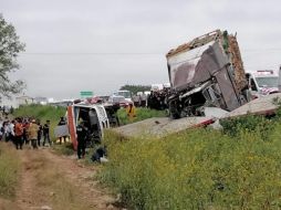Varias personas quedaron prensadas y atrapadas entre los fierros. SUN