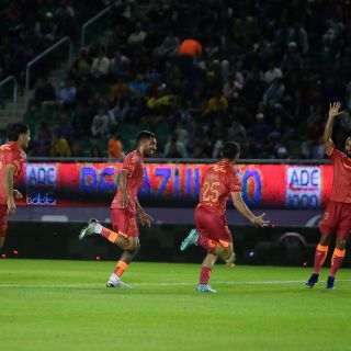 Mazatlán sigue en caída libre