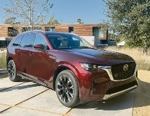 Este modelo tiene un perfil de corte largo, con un voladizo pequeño adelante. ESPECIAL