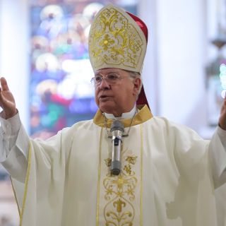 Pide Cardenal tapatío que padres platiquen con sus hijos del riesgo del Clonazepam