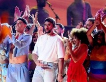 Bad Bunny puso a bailar a los presentes en la gala de los Grammy 2023 en el Crypto Arena en Los Ángeles. GETTY IMAGES