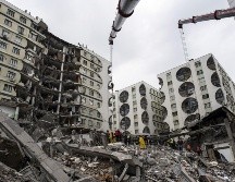 Tras el impactante temblor se vieron afectadas miles de edificios, casas, hospitales y calles, además de también presentar daños en carreteras, transporte público y cosas materiales de los ciudadanos. EFE / R. Tekin